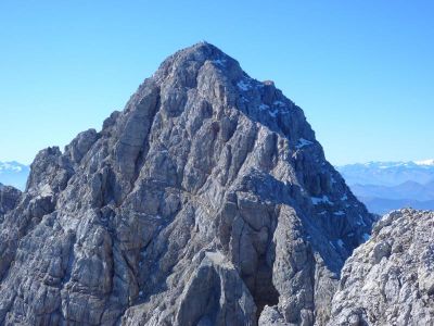 024-Der Gipfelaufbau der Watzmann-Suedspitze